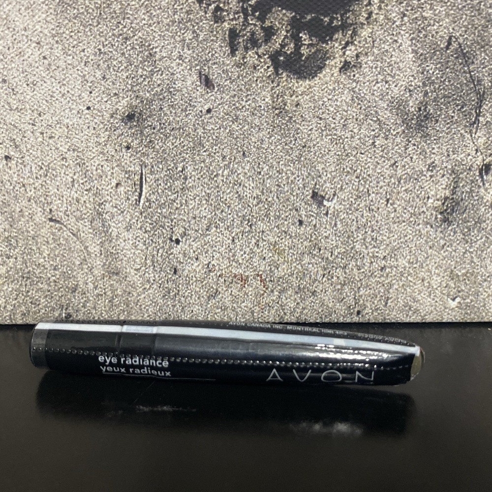 Sealed Avon Eye Radiance Eye Shadow‎ Color "Dewy Moss"  New